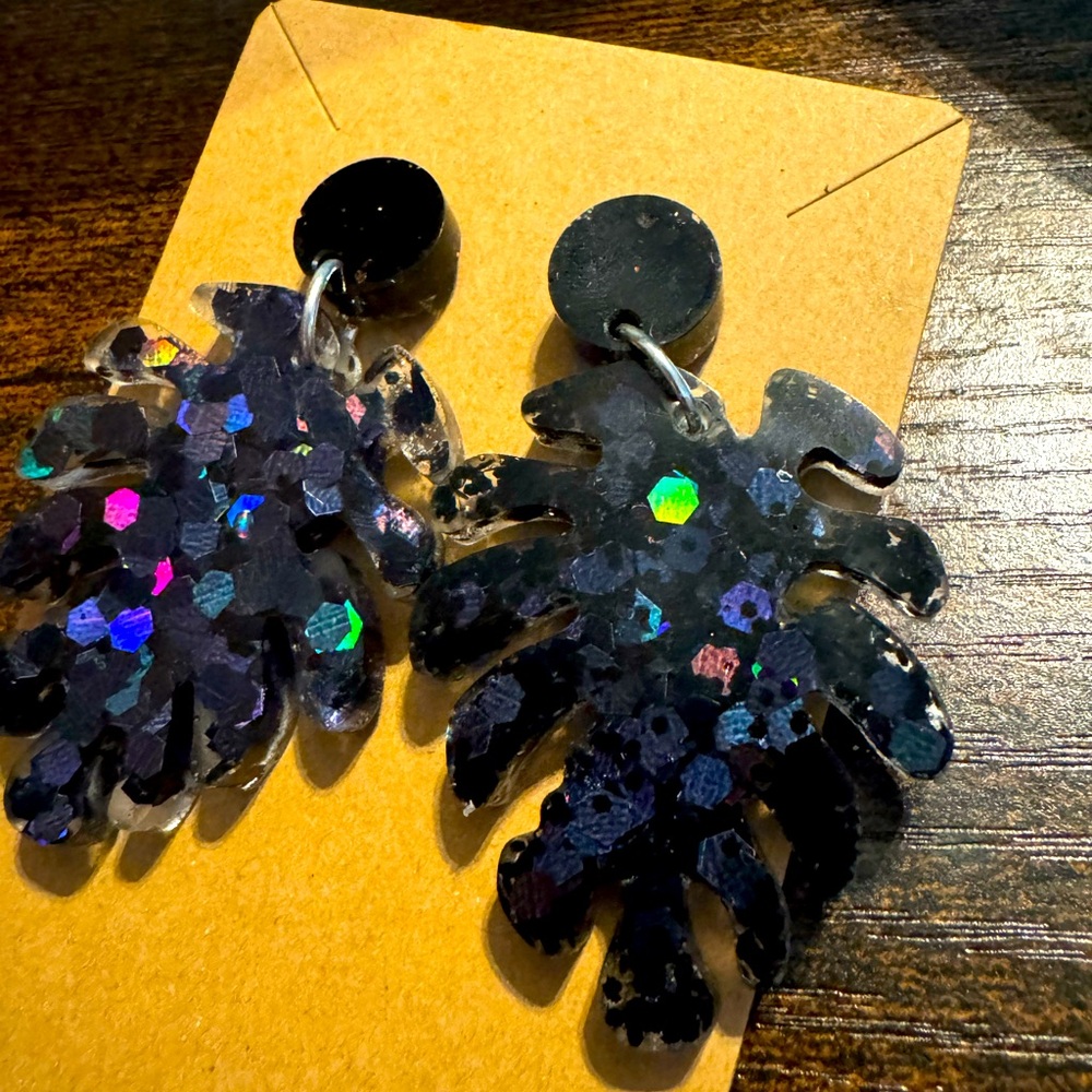 Black sparkly palm leaf earrings!